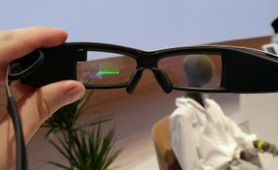 KACA MATA PINTAR: Smart Eye Glass Besutan Sony Dijual Rp10,9 Juta