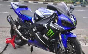 MODIFIKASI MOTOR : Servis Besar, Yamaha R1 Lawas Tampil Lebih Segar