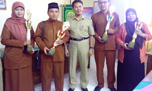 SMA Ali Maksum Borong Juara Olimpiade Sains Guru di Bantul