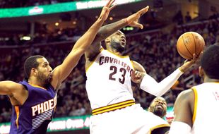 NBA 2015/2016 : King James 29 Poin, Cavs Bekuk Spurs 117-103