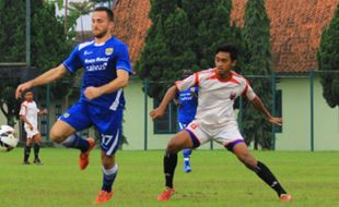 ISL 2015 : Menang Besar Atas UNI, Persib Bandung Siap Berlaga di ISL