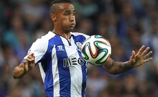 TRANSFER PEMAIN : Madrid Resmi Dapatkan Danilo dari Porto