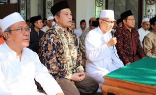 FOTO 100 TAHUN PESANTREN DENANYAR : Menteri Marwan Jafar ke Pesantren Denanyar