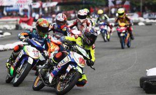 FOTO KEJURNAS MOTOPRIX SERI III : Tim Yamaha Kuasai Podium Manahan