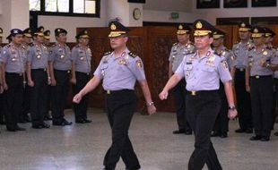 FOTO KENAIKAN PANGKAT POLRI : 19 Perwira Tinggi Polri Naik Pangkat