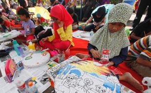 FOTO LOMBA LUKIS : 60 Siswa SD Lukis Edupark UMS