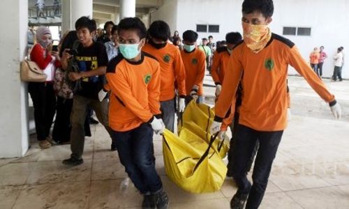 FOTO PENEMUAN MAYAT MAKASAR : Lo, Ada Mayat di Rektorat UNM?