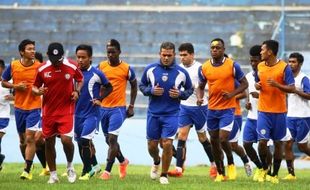 PIALA JENDERAL SUDIRMAN 2015 : Preview Arema VS Borneo FC: Penentuan Juara Grup Sarat Gengsi