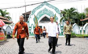 AGENDA PRESIDEN : Long Weekend Jokowi Pulang Kampung, Kisah Warga dan Amplop Putih