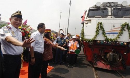 JALUR BARU KERETA API : Jonan Potong Dominasi Organda di Tanjung Perak