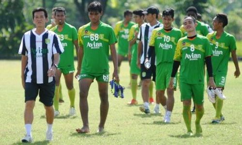 FOTO LSI 2015 : Beginilah Persebaya Tak Lolos Verifikasi