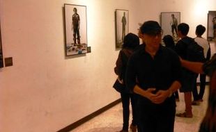 PAMERAN FOTOGRAFI : 23 Fotografer Tebar Senyum di TBS Solo