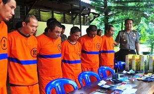 FOTO PEMBOBOLAN ATM : Pembobol ATM Ditangkap di Salatiga