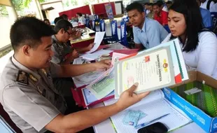 FOTO PENERIMAAN POLISI BARU : Penerimaan Anggota Polri 2015 Dibuka   