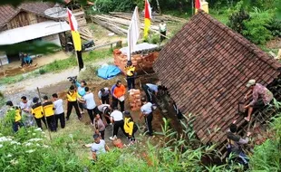 RUMAH TIDAK LAYAK HUNI : Pemerintah Desa Anggarkan Pembangunan Rumah