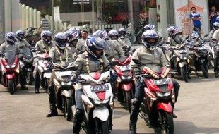 Anda Hobi Touring? Ini Cara Jinakkan Jalan Berliku dan Tanjakan