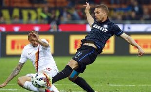 INTER MILAN VS AS ROMA : Inter Milan Taklukkan AS Roma 2-1, Gol Icardi Jadi Penentu