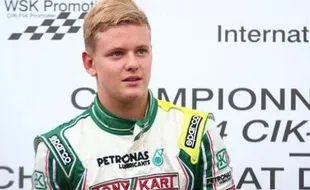 PEMBALAP F1 BARU : Penampilan Perdana Schumi Junior Mengesankan