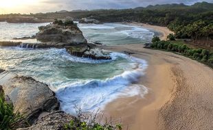 Daya Tarik Pantai Ngiroboyo, Disebut-sebut Amazonnya Pacitan?