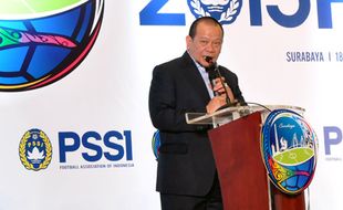 SEPAK BOLA INDONESIA : Jadi Tersangka, La Nyalla Mattalitti Siap Mundur dari Ketum PSSI