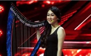 X FACTOR INDONESIA : Angela Julie Singkirkan Mita dari The Chairs!