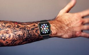 SMARTWATCH TERBARU : Duh, Orang Bertato Tak Bisa Gunakan Apple Watch