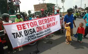 DEMONSTRASI JOGJA : Didemo Bentor, Sultan Pilih Resmikan Mal