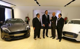 FOTO ASTON MARTIN Buka Showroom Pertama