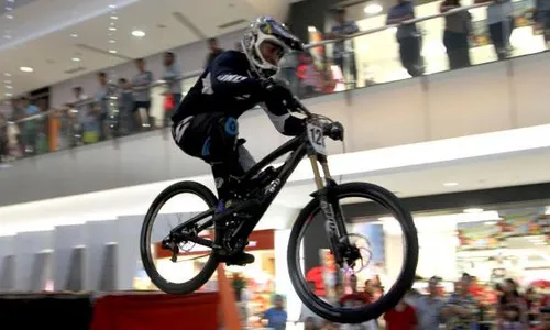 FOTO DOWNHILL Di MAL : Begini Downmall Ramaikan Hartono Mall