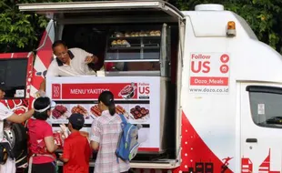 FOTO FOODTRUCK : Praktisnya Jajakan Makanan di Foodtruck