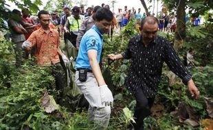 FOTO PENEMUAN MAYAT SOLO : Begini Evakuasi Mayat di Jebres…