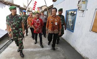 FOTO TMMD 2015 : TNI Manunggal Membangun Desa Diakhiri