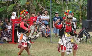 PENGGUNAAN DANAIS : Ngargosari Gelar Seni Kantong Budaya