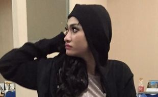 PROSTITUSI ARTIS : Muncikari RA Dituntut 16 Bulan Penjara, Amel Alvi Bebas