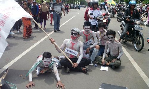 HARI BURUH 2015 : May Day, Buruh Jateng Usung Nawa Duka