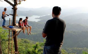 Libur Imlek, Ribuan Wisatawan "Serbu" Kalibiru