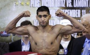 TINJU DUNIA : Amir Khan Belum Sebanding dengan Floyd Mayweather Jr