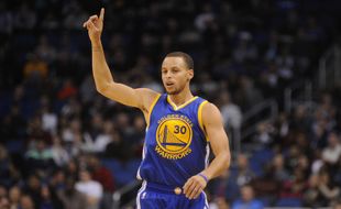 PLAYOFF NBA 2014/2015 : Warriors Rebut Game Pertama