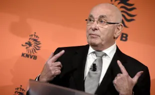 PEMILIHAN PRESIDEN FIFA :Van Praag Mundur dari Bursa Presiden FIFA