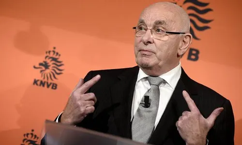 PEMILIHAN PRESIDEN FIFA :Van Praag Mundur dari Bursa Presiden FIFA