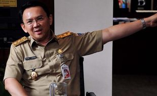 AHOK GUBERNUR DKI : Dituntut Rp100 Miliar, Ahok Sebut Penerima KJP Lakukan Politisasi