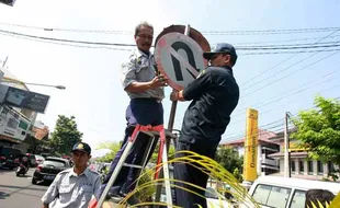 FOTO LALU LINTAS JOGJA : Rambu-rambu Lalu Lintas "Dipercantik"