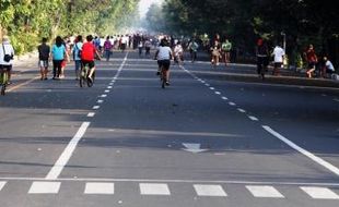 CAR FREE DAY SOLO : PKL Abaikan Larangan Memasak di CFD Solo