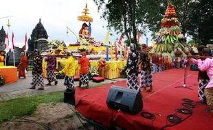 FOTO WAISAK 2015 : Ini Dokumentasi Waisak Candi Lumbung