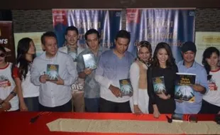 FILM BARU : Novel Bulan Terbelah di Langit Amerika Berlanjut ke Layar Lebar