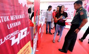 OPERATOR SELULER : Telkomsel Dukung Pemanfaatan Media Digital