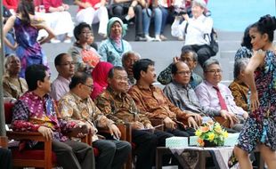 Foto Launching FSRD Dimeriahkan Peragaan Busana