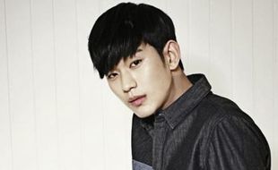 K-POP : Kim Soo Hyun Akan Wamil Diam-Diam