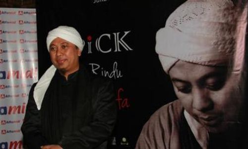 ALBUM BARU OPICK : Jelang Ramadan, Opick Luncurkan Album Salam Rindu Ya Musthofa