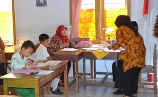 PPDB 2015 : Puluhan Siswa Gagal Seleksi Minta Rekomendasi